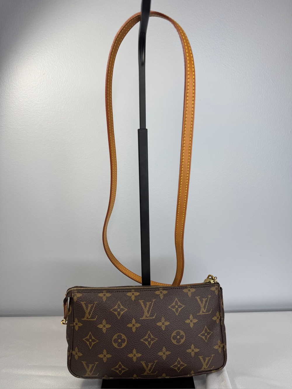 Louis Vuitton LV Monogram Pochette Accessoires Bag w/LV Vachetta Strap and COA